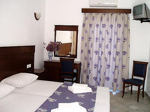 Rita'S Place Hotel Chora  Bilik gambar